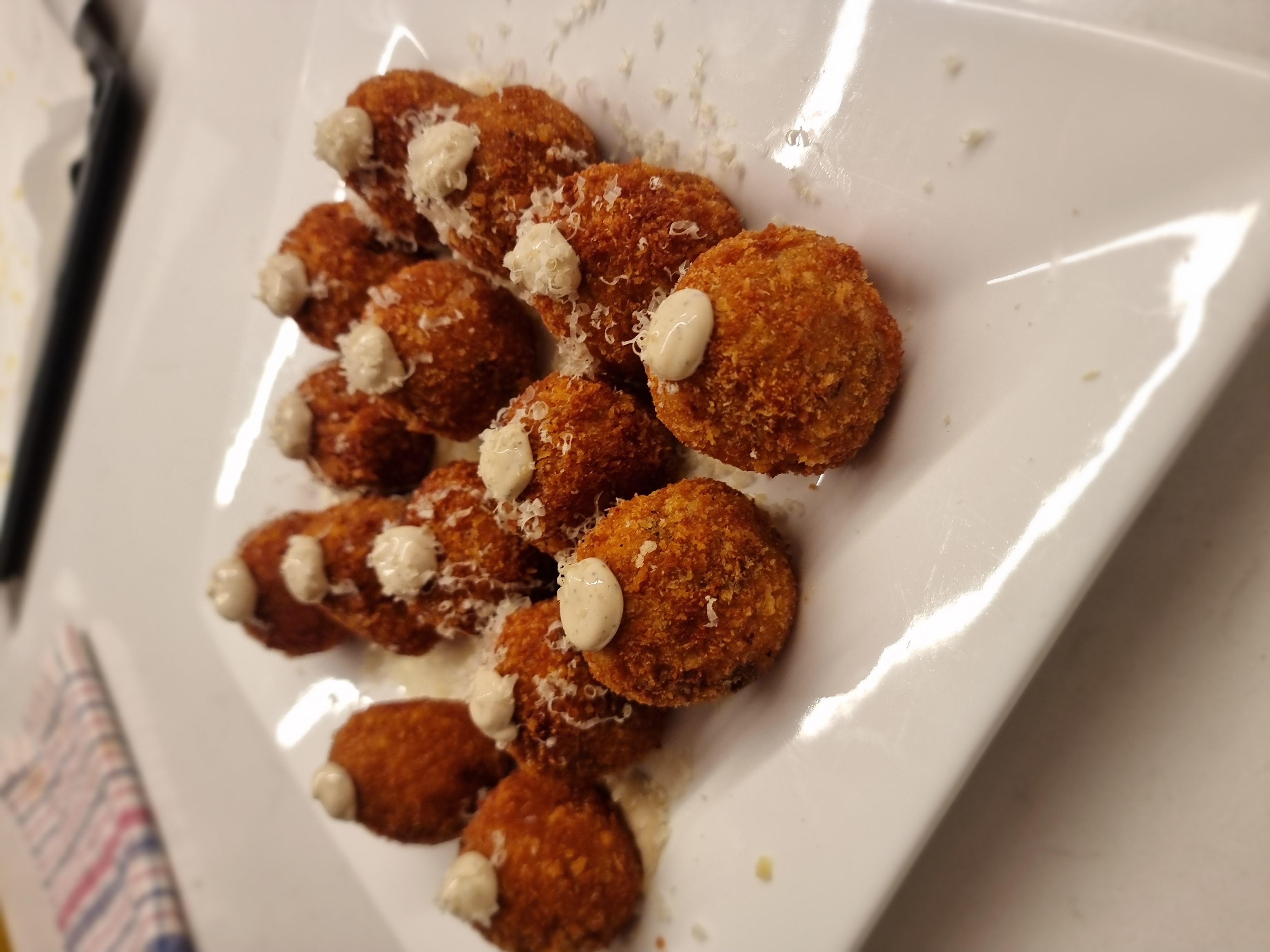 Crisp plated appetisers